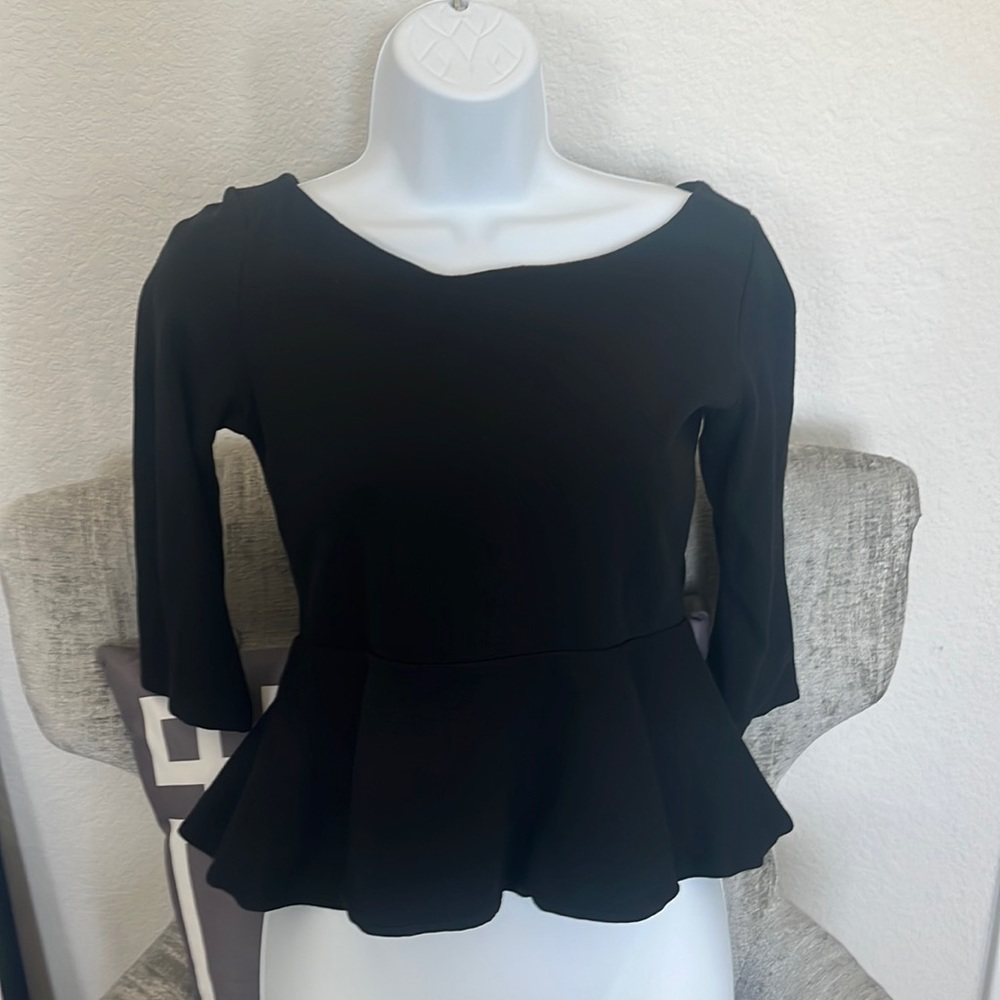 Alice + Olivia peplum blouse💕